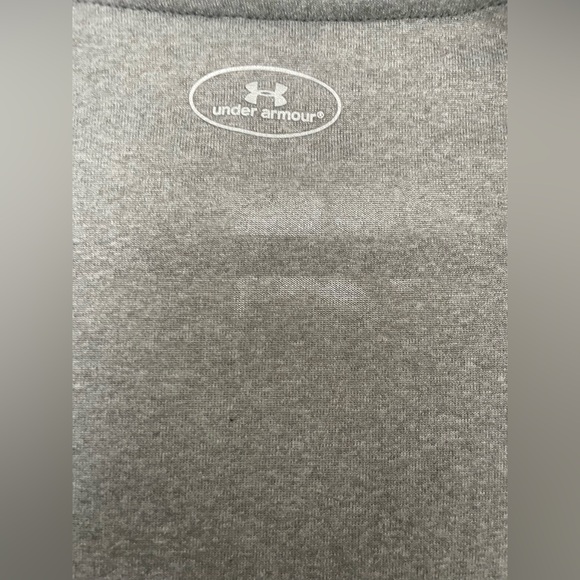 Two women’s Under Armour tees - Picture 4 of 13